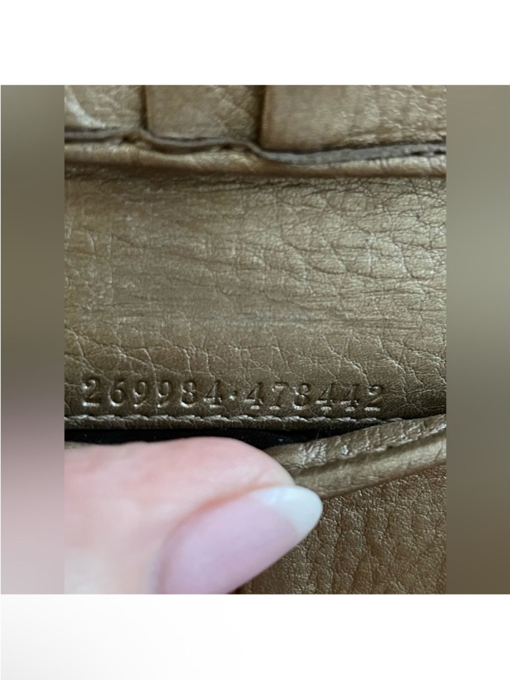 ✨ Diva’s essentials👆AUTHENTIC GUCCI BAMBOO TASSEL WALLET | Beige Taupe✨ - Picture 15 of 15